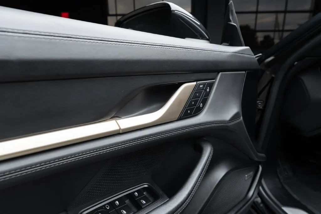 Porsche Taycan photo 22