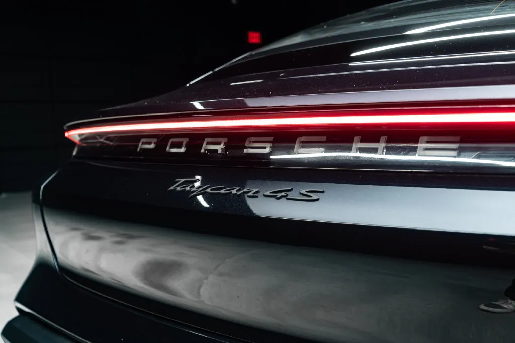 Porsche Taycan photo 13