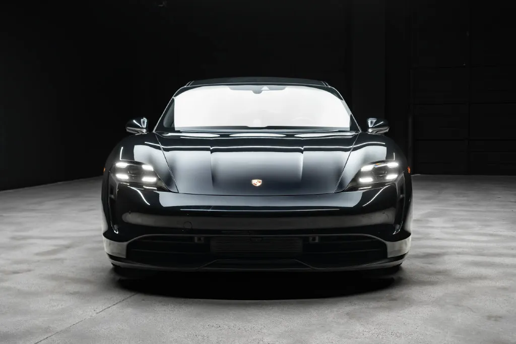 Porsche Taycan photo 4