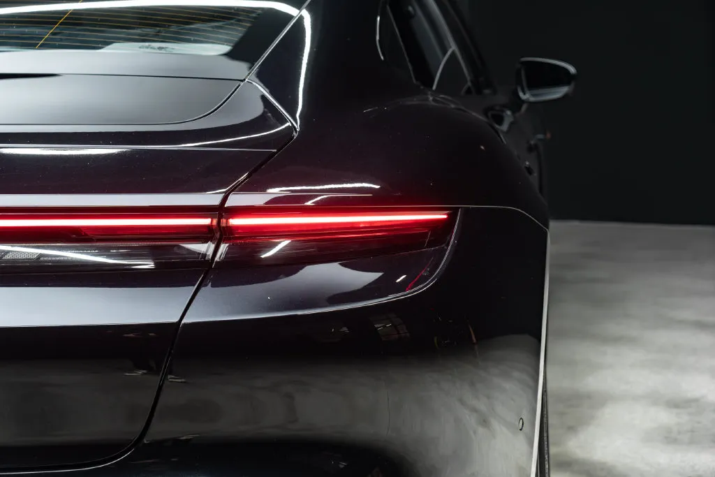 Porsche Taycan photo 12