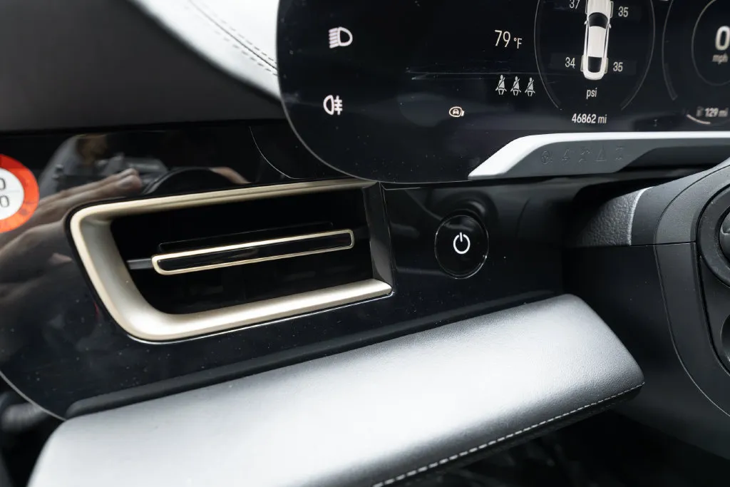 Porsche Taycan photo 30