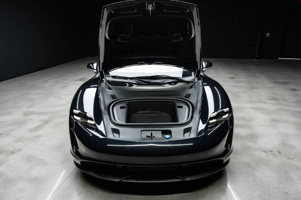 Porsche Taycan photo 48