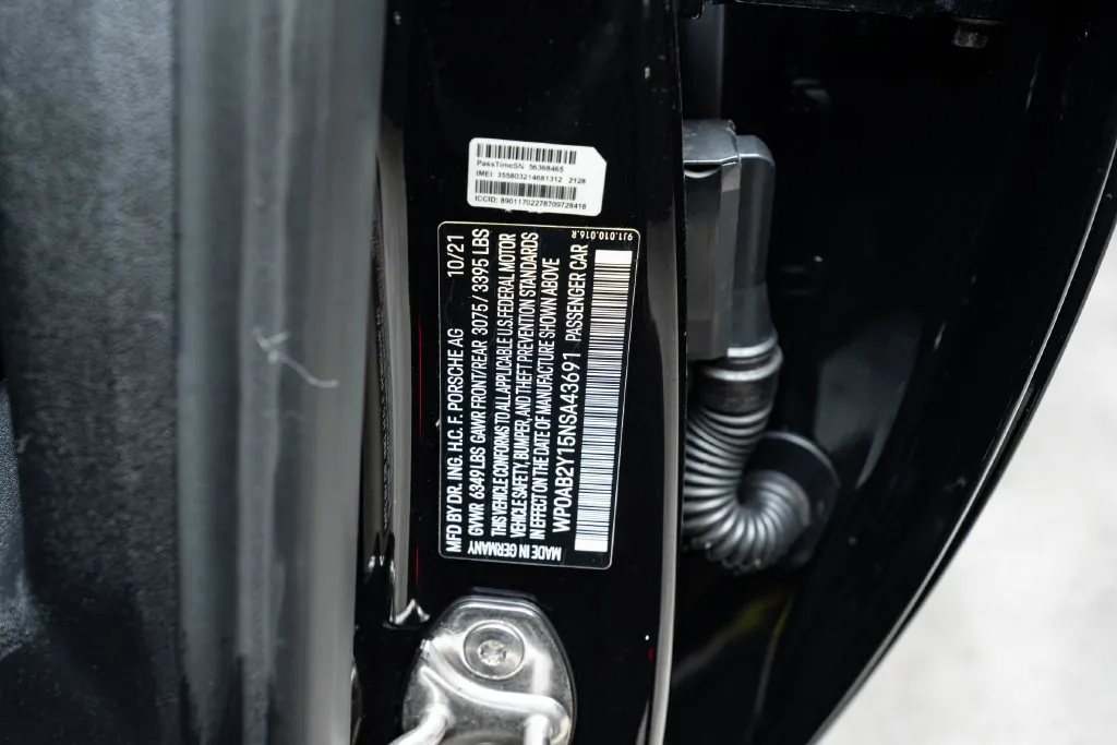 Porsche Taycan photo 50