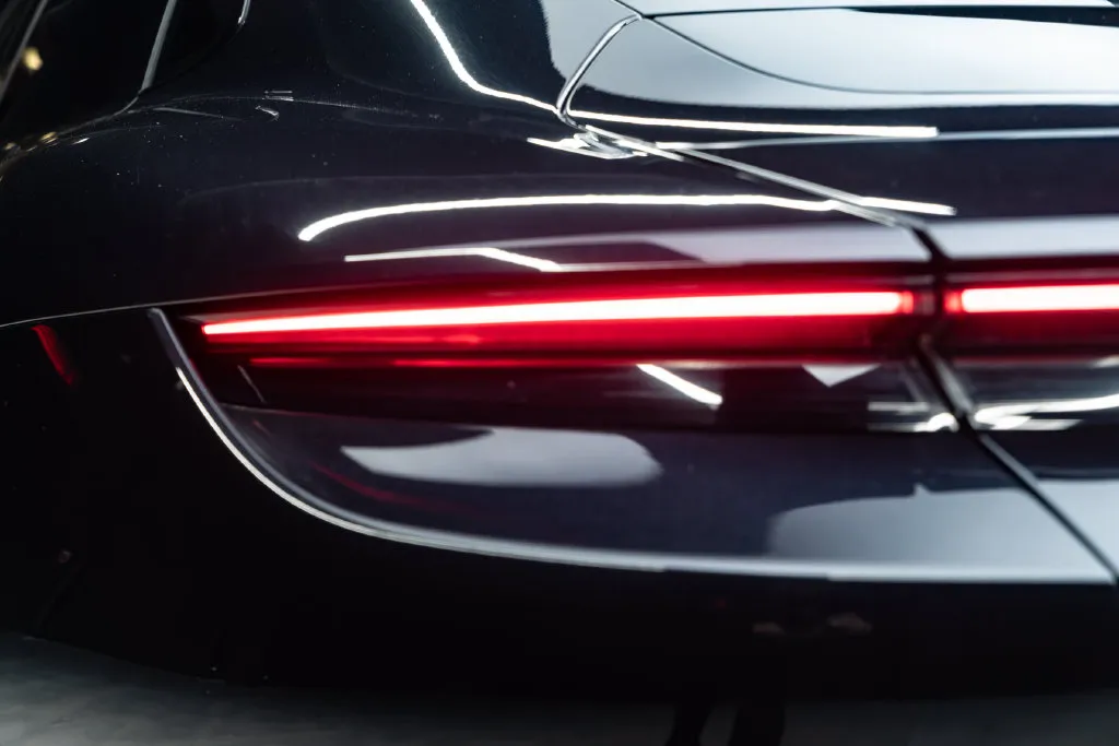 Porsche Taycan photo 15