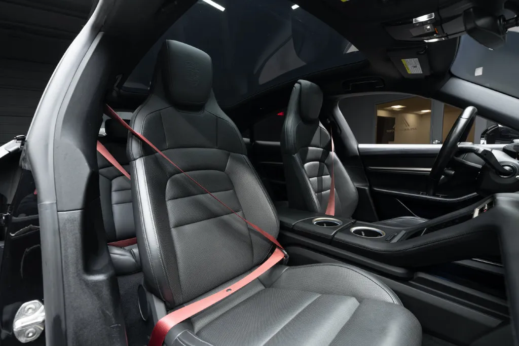 Porsche Taycan photo 40