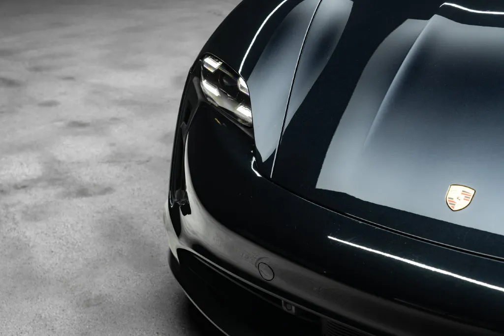 Porsche Taycan photo 6