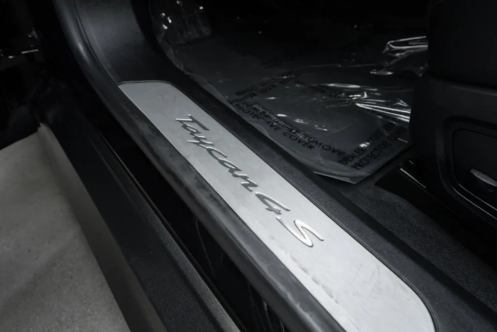Porsche Taycan photo 23