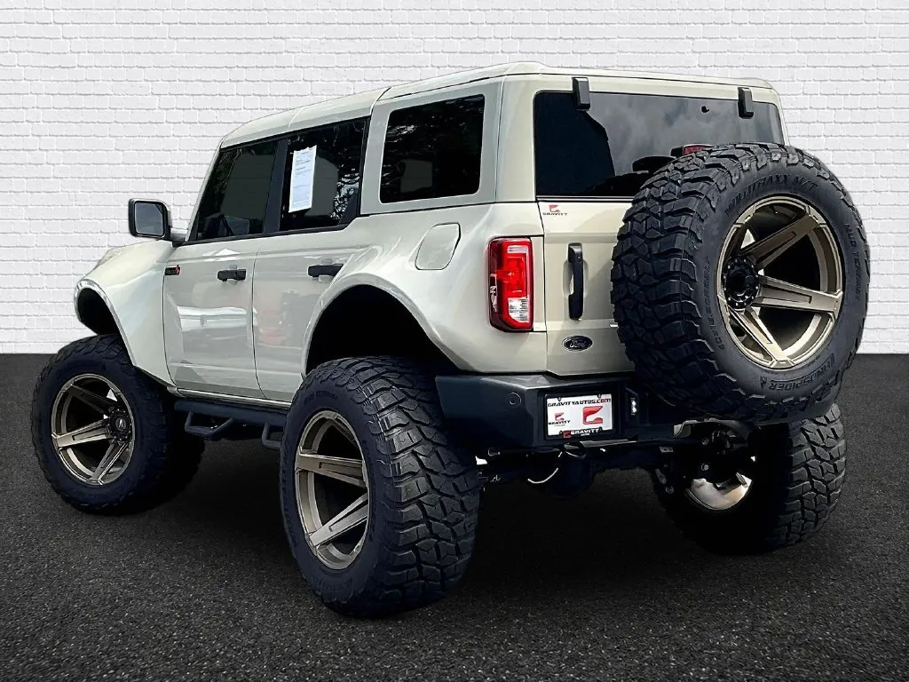 Ford Bronco photo 4