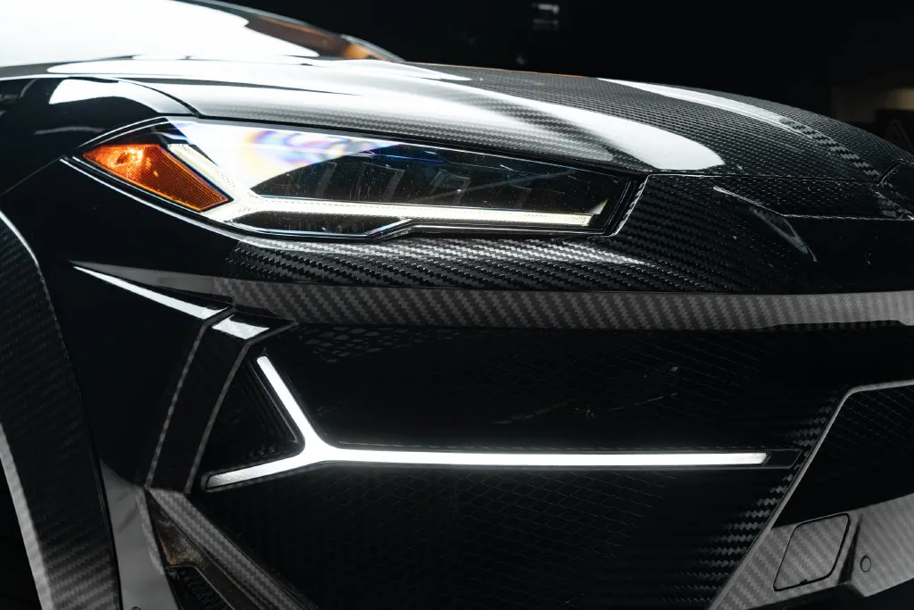 Lamborghini URUS photo 14