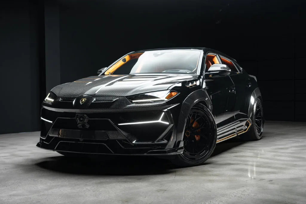 Lamborghini URUS photo 2