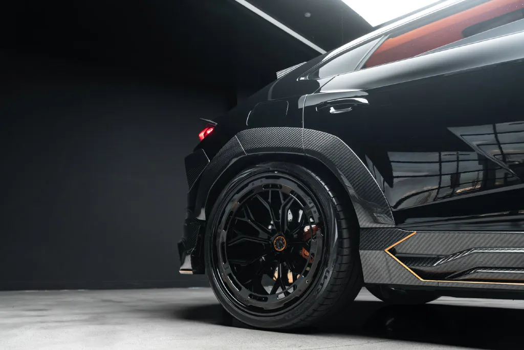 Lamborghini URUS photo 21