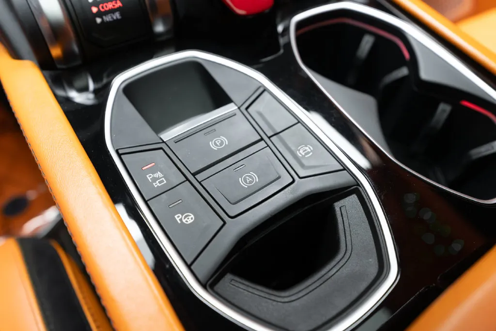 Lamborghini URUS photo 51