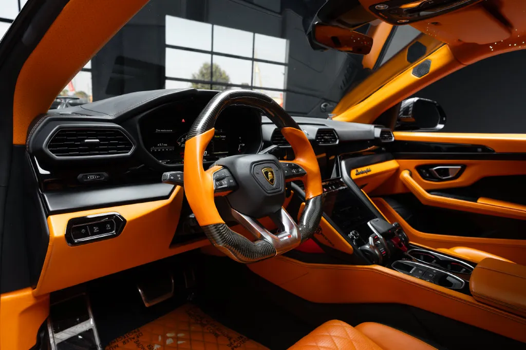 Lamborghini URUS photo 35