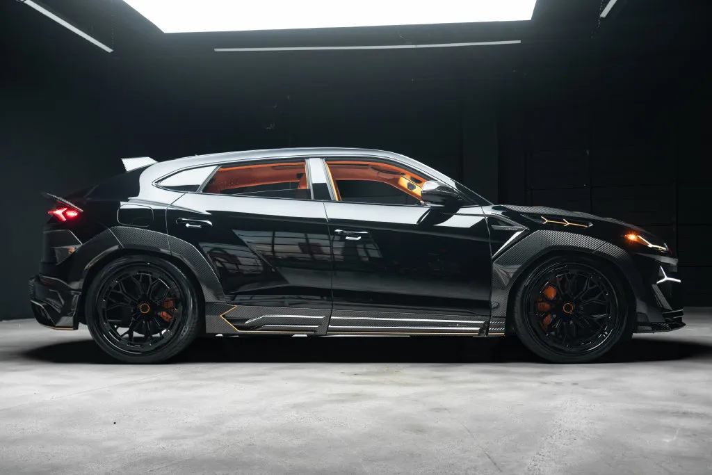 Lamborghini URUS photo 19