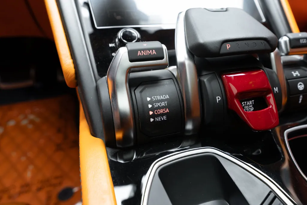 Lamborghini URUS photo 49