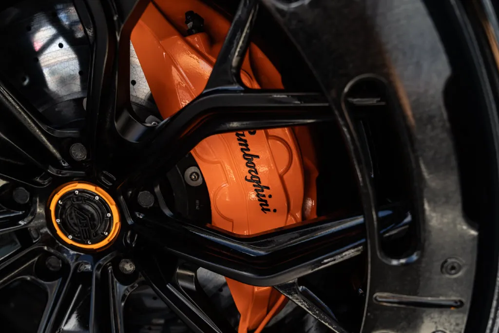 Lamborghini URUS photo 4