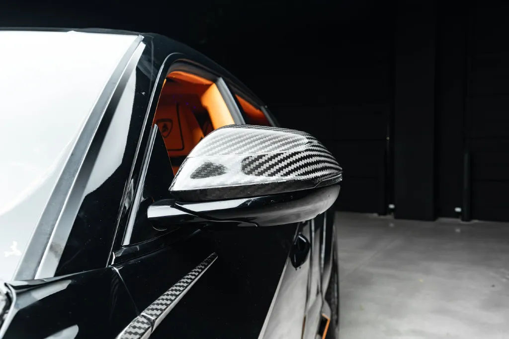 Lamborghini URUS photo 8