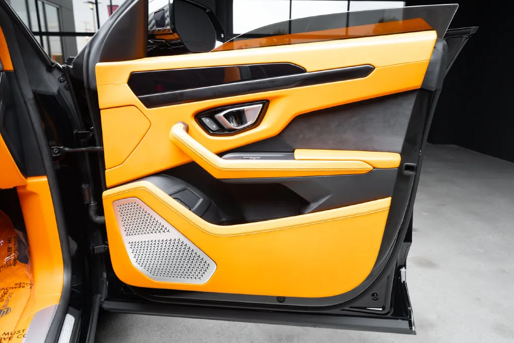 Lamborghini URUS photo 55