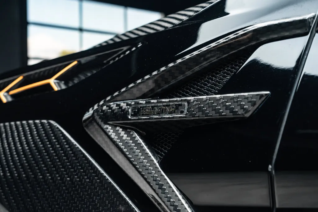Lamborghini URUS photo 6