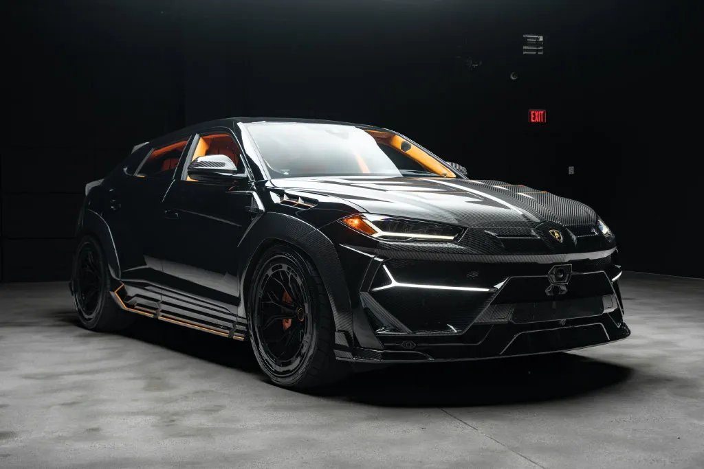 Lamborghini URUS photo 13