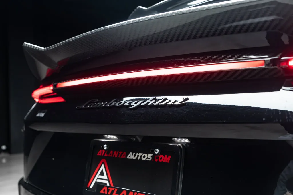 Lamborghini URUS photo 26