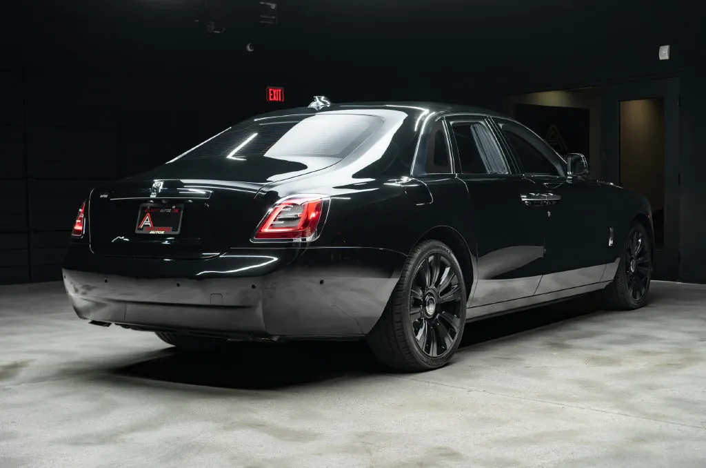 Rolls-Royce Ghost photo 13