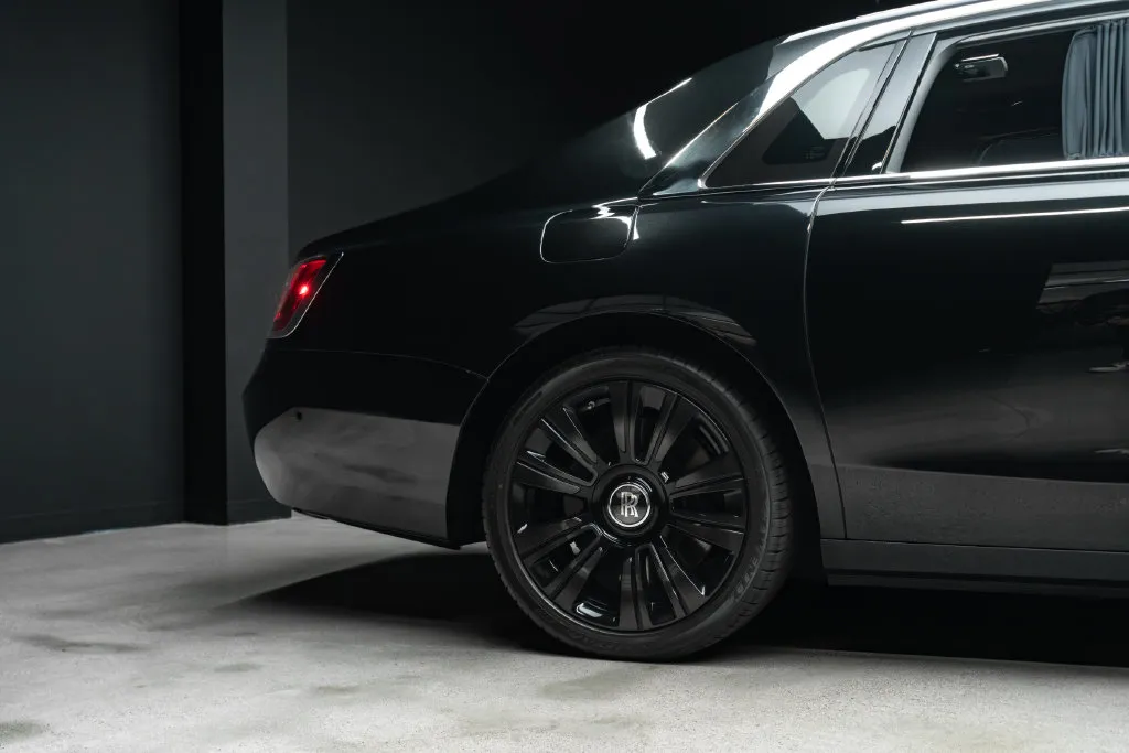 Rolls-Royce Ghost photo 11