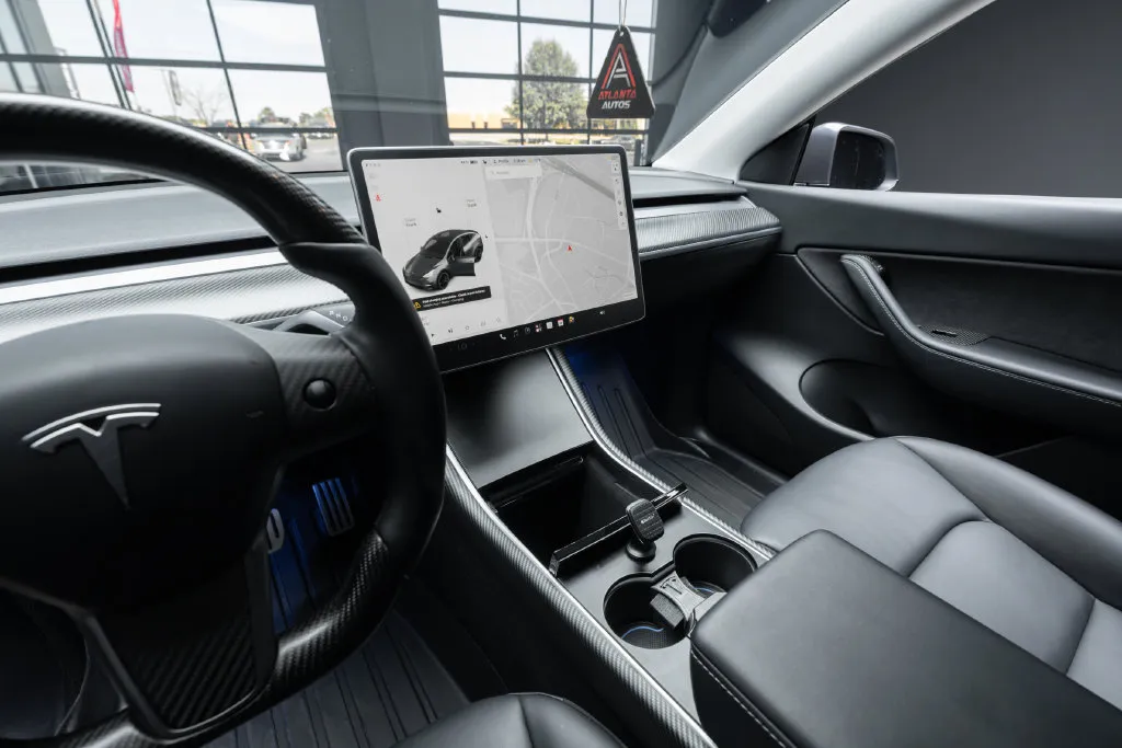 Tesla Model Y photo 26