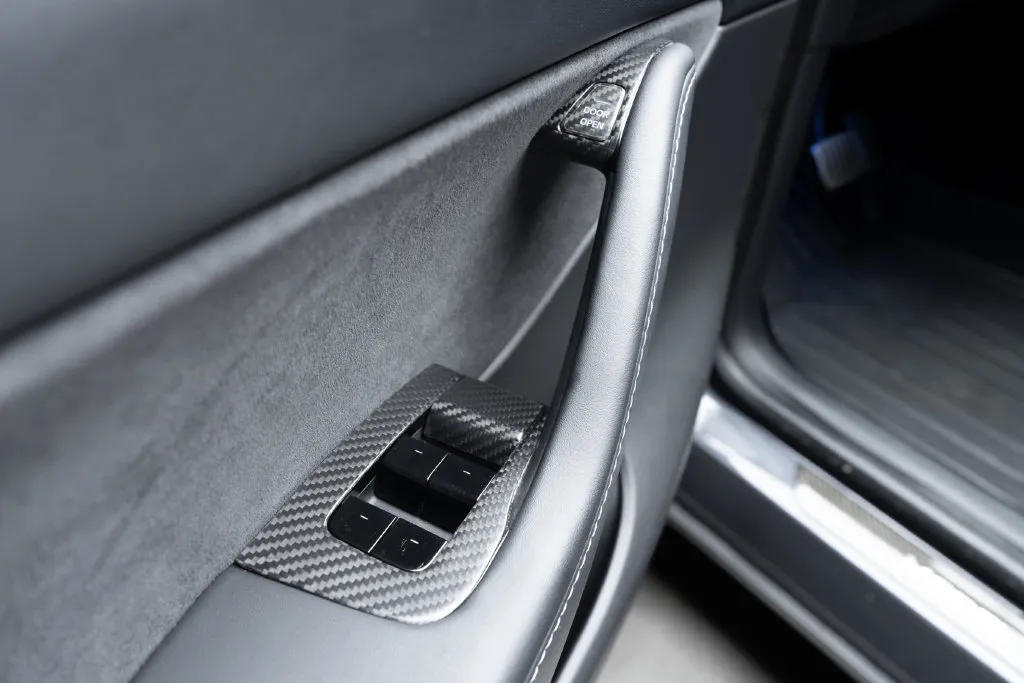Tesla Model Y photo 21