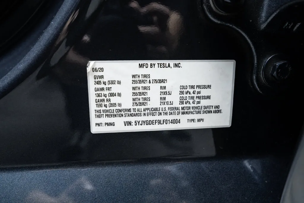 Tesla Model Y photo 40