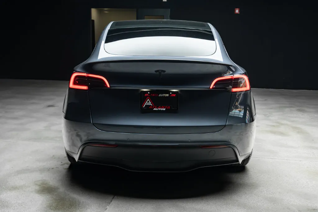 Tesla Model Y photo 12