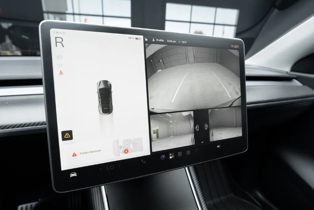 Tesla Model Y photo 28