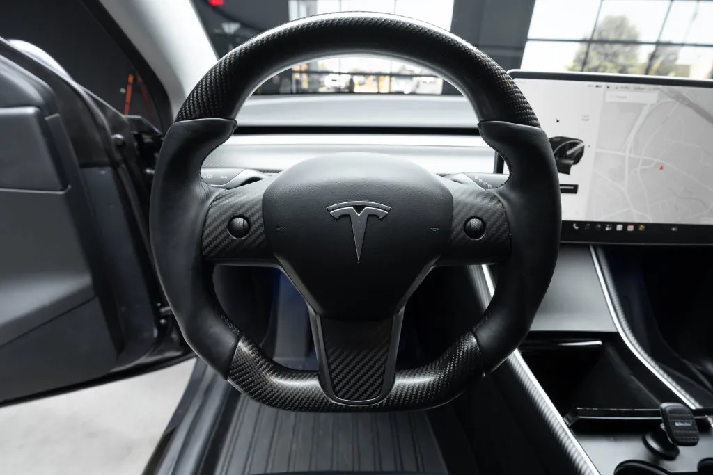 Tesla Model Y photo 23