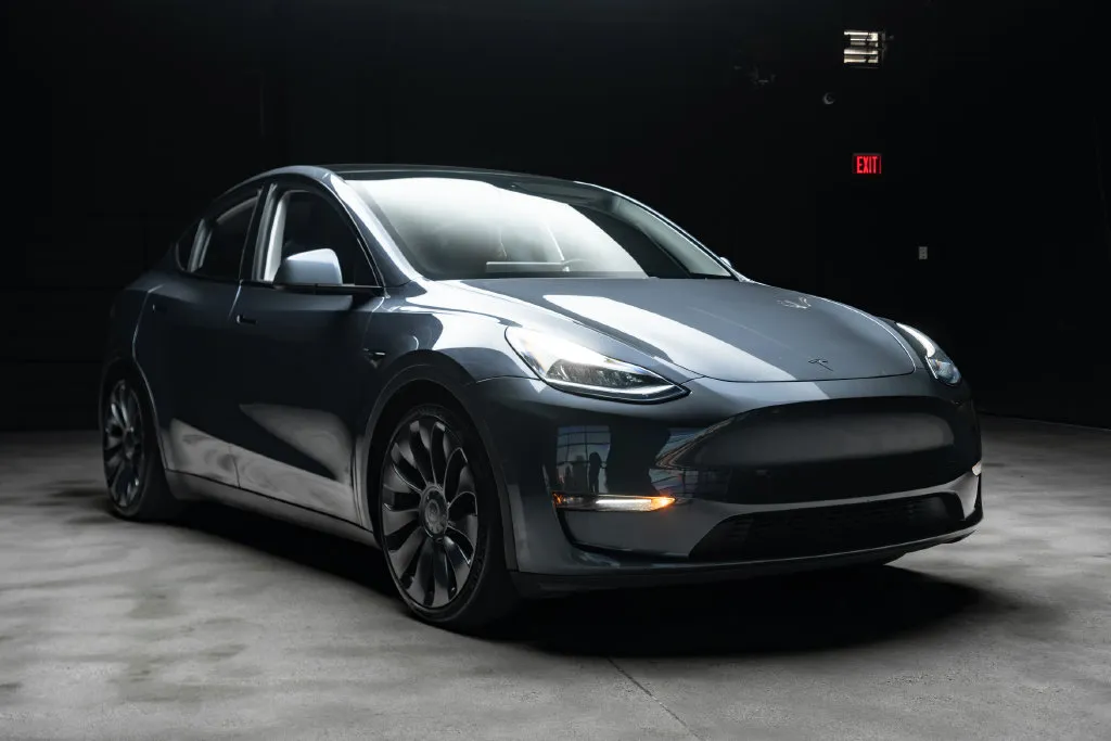 Tesla Model Y photo 6