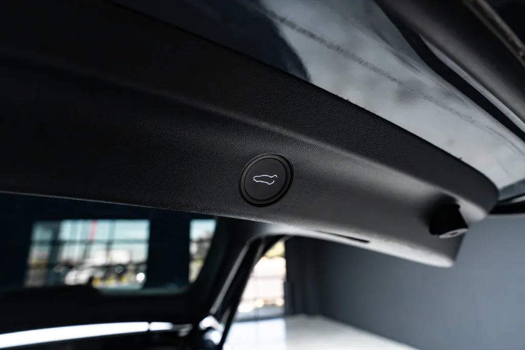 Tesla Model Y photo 38