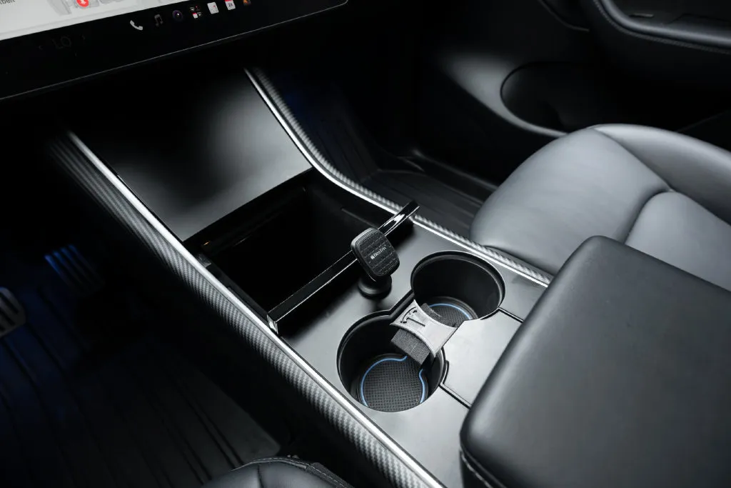 Tesla Model Y photo 30