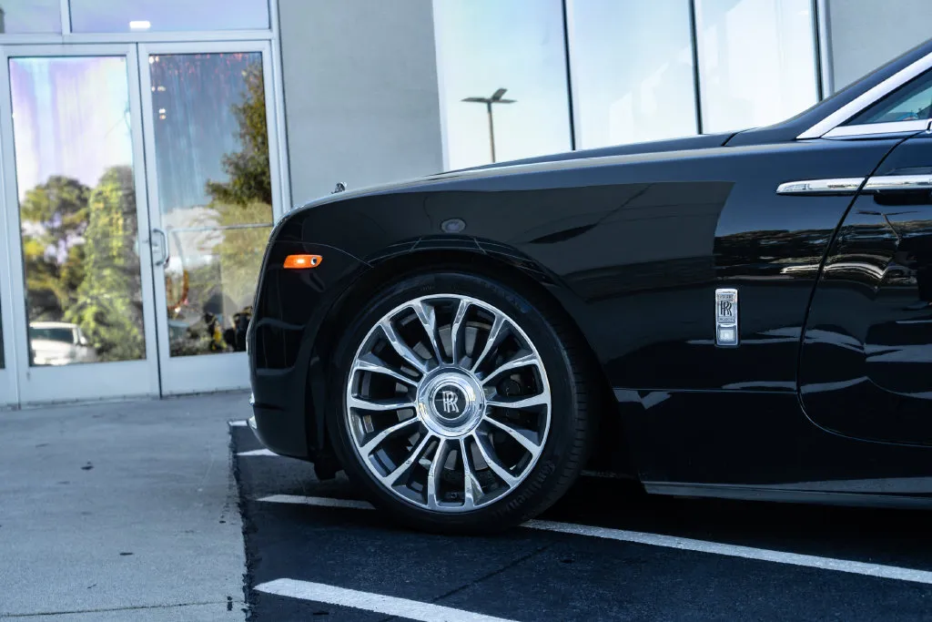 Rolls-Royce Dawn photo 19