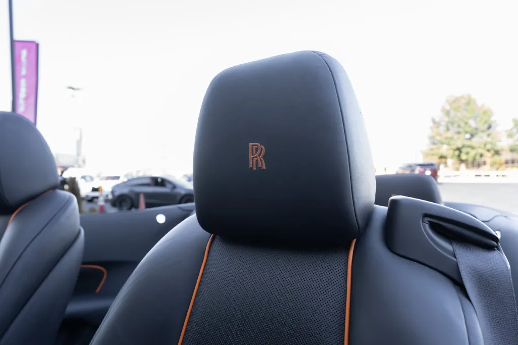 Rolls-Royce Dawn photo 25