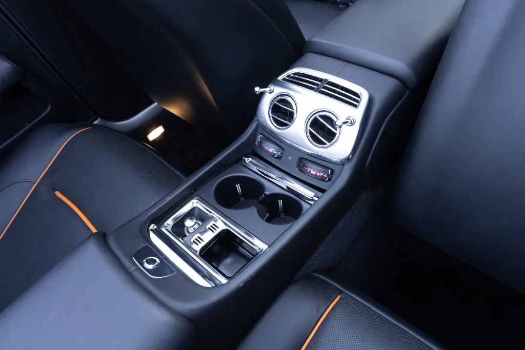 Rolls-Royce Dawn photo 44