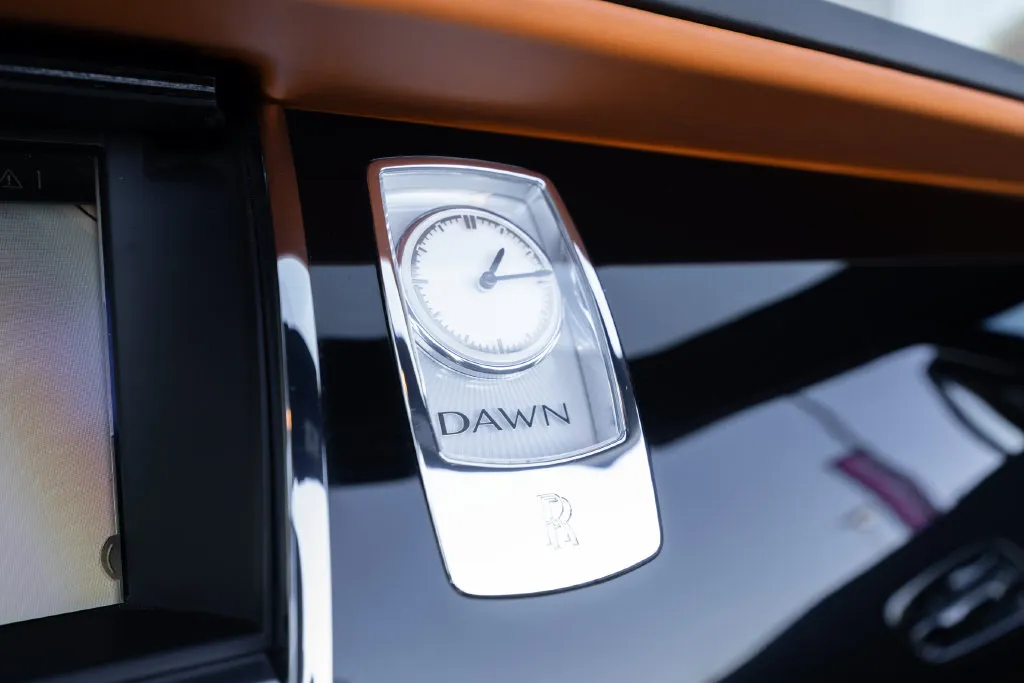 Rolls-Royce Dawn photo 39