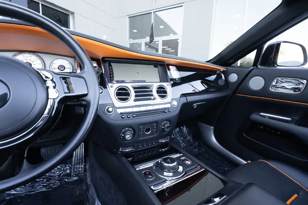 Rolls-Royce Dawn photo 31