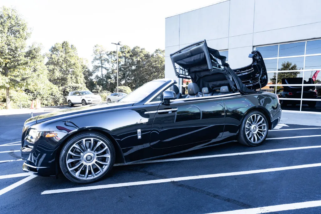 Rolls-Royce Dawn photo 45