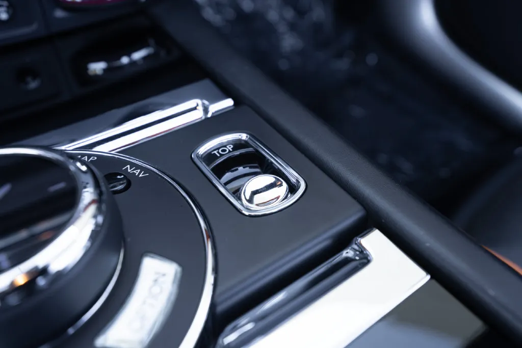 Rolls-Royce Dawn photo 37
