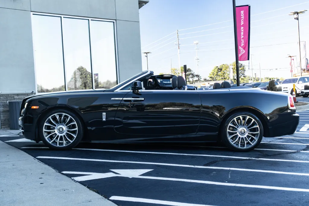 Rolls-Royce Dawn photo 18