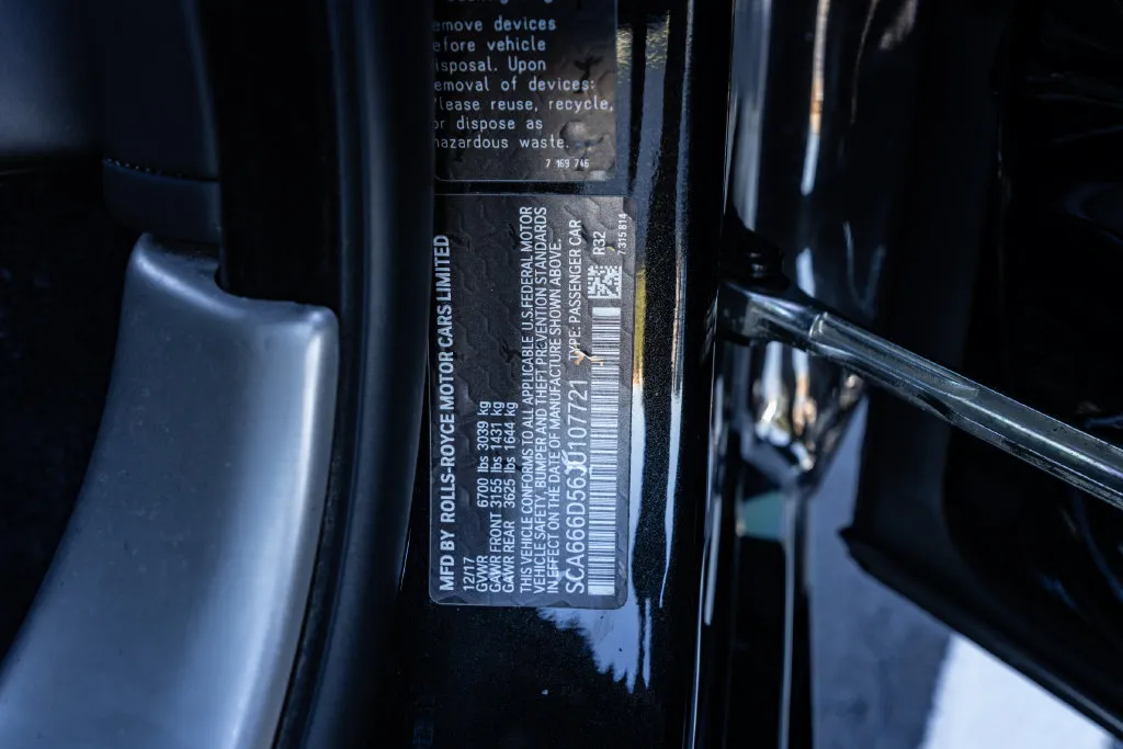 Rolls-Royce Dawn photo 47