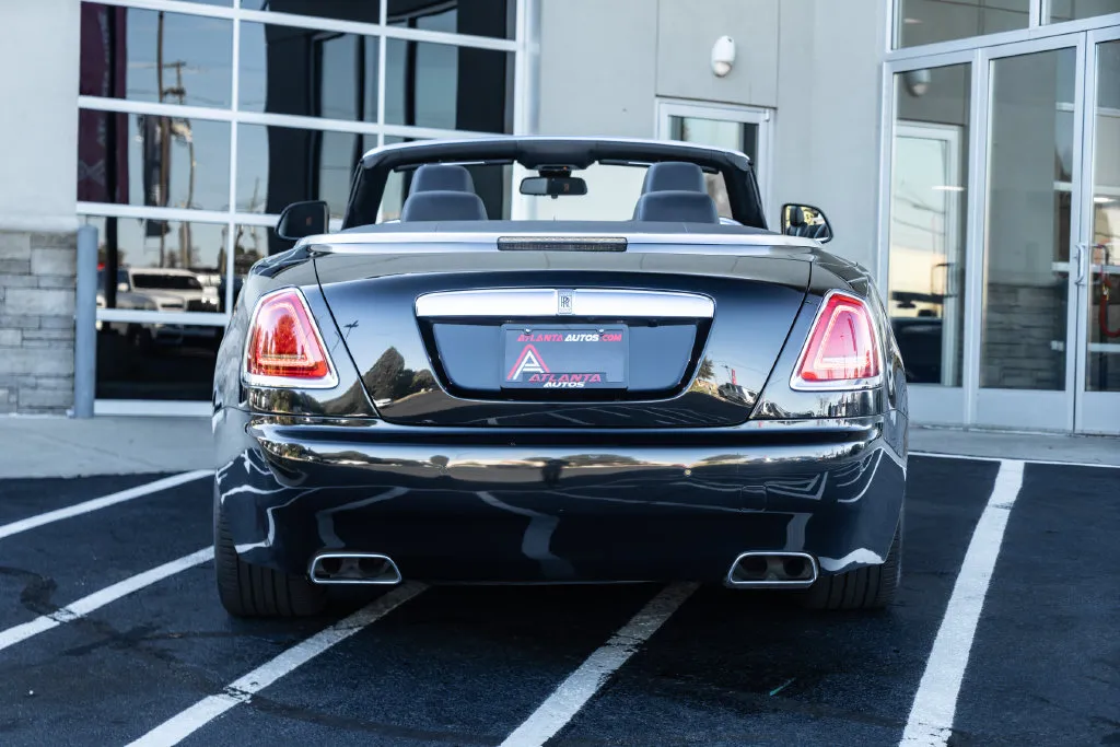 Rolls-Royce Dawn photo 14
