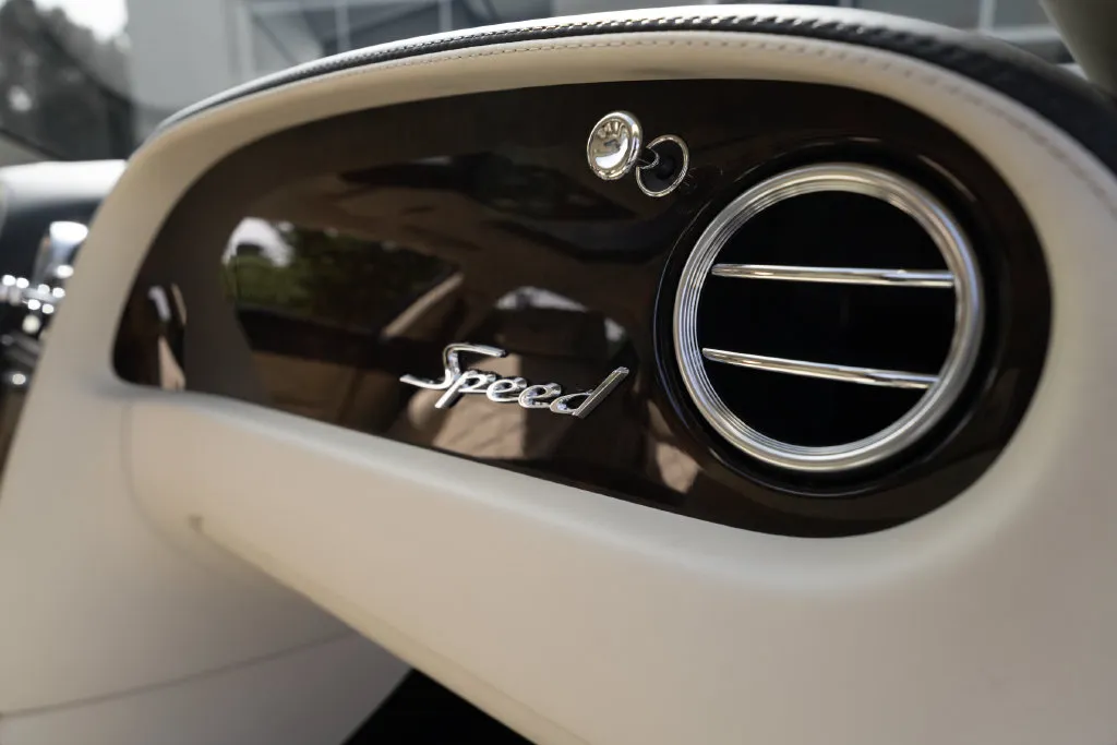 Bentley Flying Spur photo 35