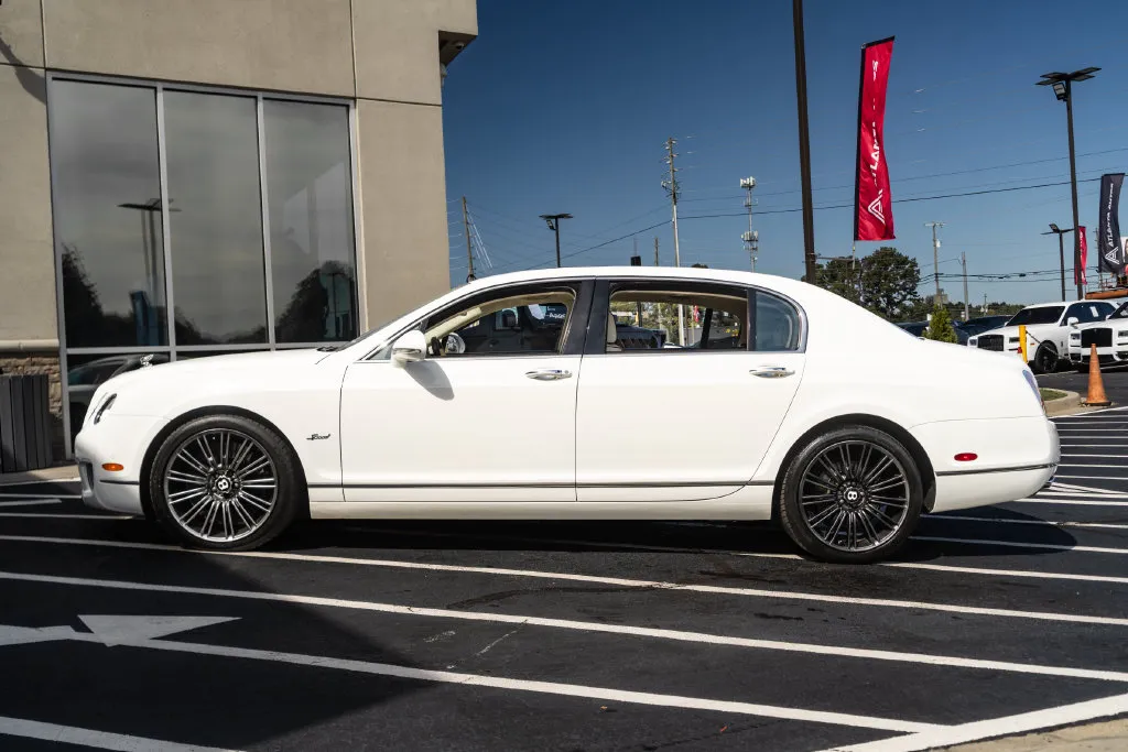 Bentley Flying Spur photo 16