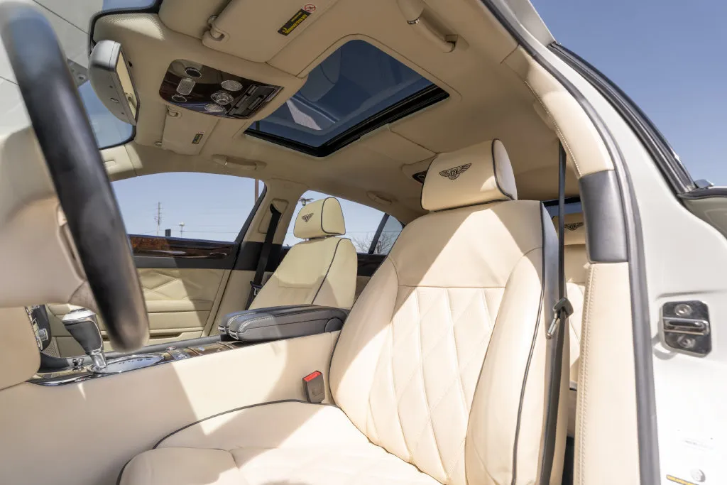 Bentley Flying Spur photo 21