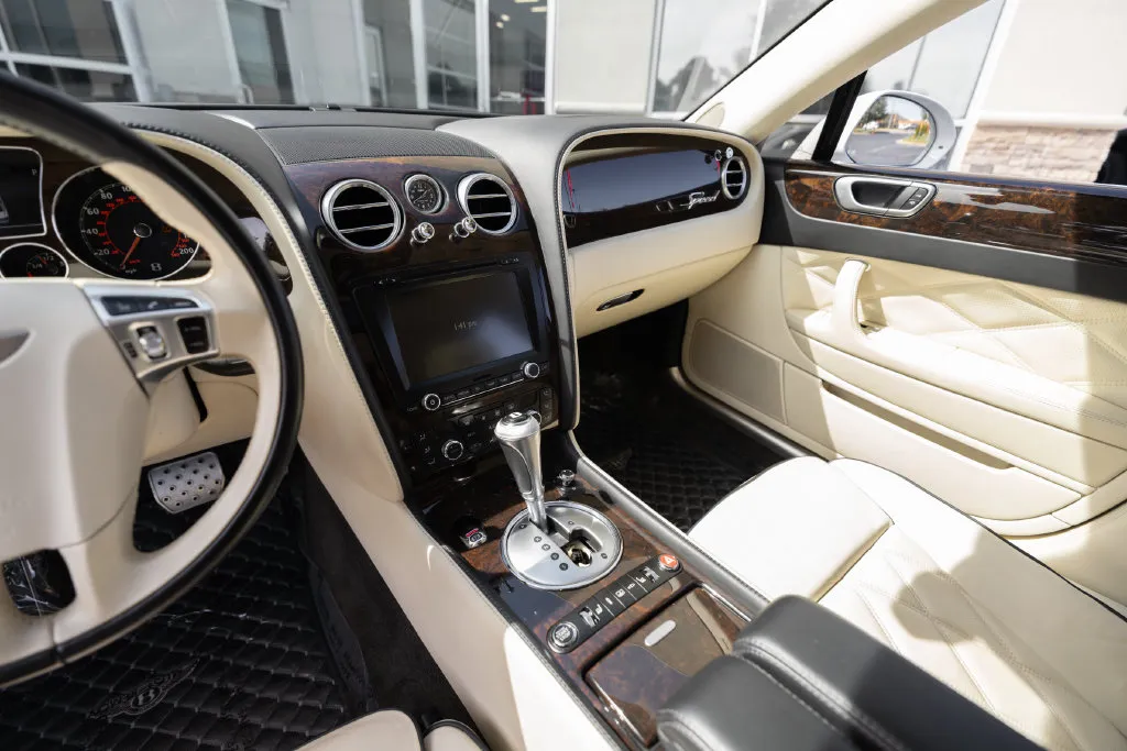 Bentley Flying Spur photo 28
